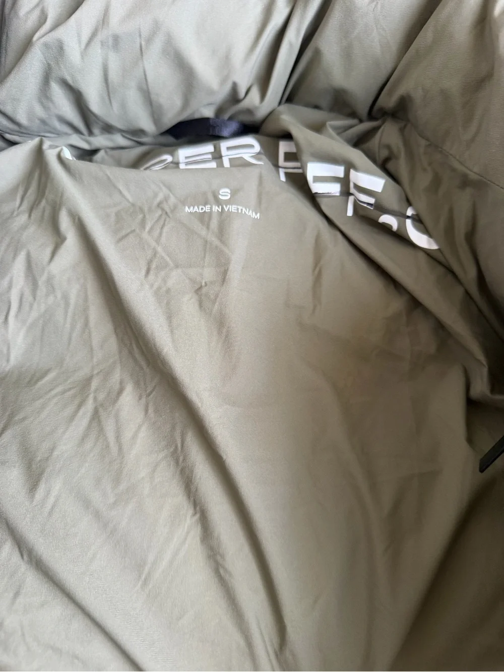 Aritzia The Super Puff₂O™ Mid - Rainstop™ - Picture 5 of 14